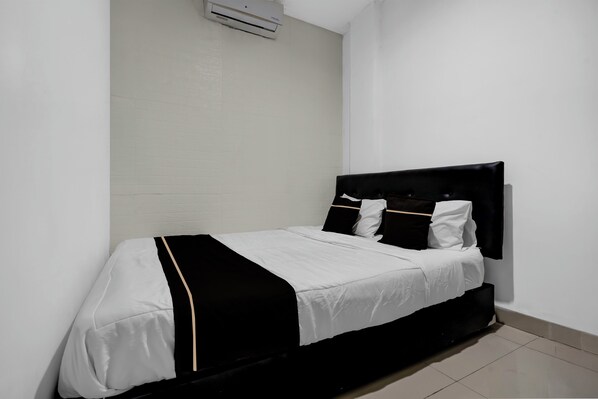 Deluxe Double Room - Hotel O near Politeknik Negeri Bandung formerly Frank House (Cimahi)