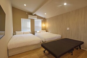 KF-2 (Up to 5 Guests): Complimentary Light Snacks & Beer/Parking Available/Non-Smoking