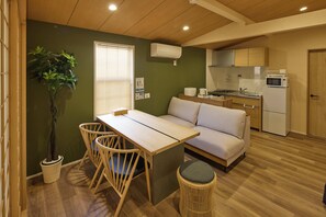 KF-1 (Up to 5 Guests): Complimentary Light Snacks & Beer/Parking Available/Non-Smoking | Individually decorated, individually furnished, free WiFi, bed sheets - Solana Smart INN Fuji Kawaguchiko (Fujiyoshida)
