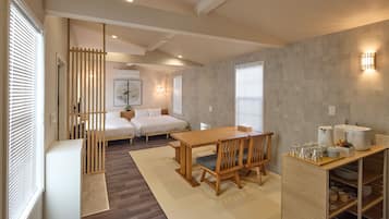 KF-3 (Up to 5 Guests): Complimentary Light Snacks & Beer/Parking Available/Non-Smoking | Individually decorated, individually furnished, free WiFi, bed sheets