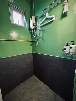 Family Room, Private Bathroom | Bathroom | Shower, towels, toilet paper - Padi Box (Sekinchan)