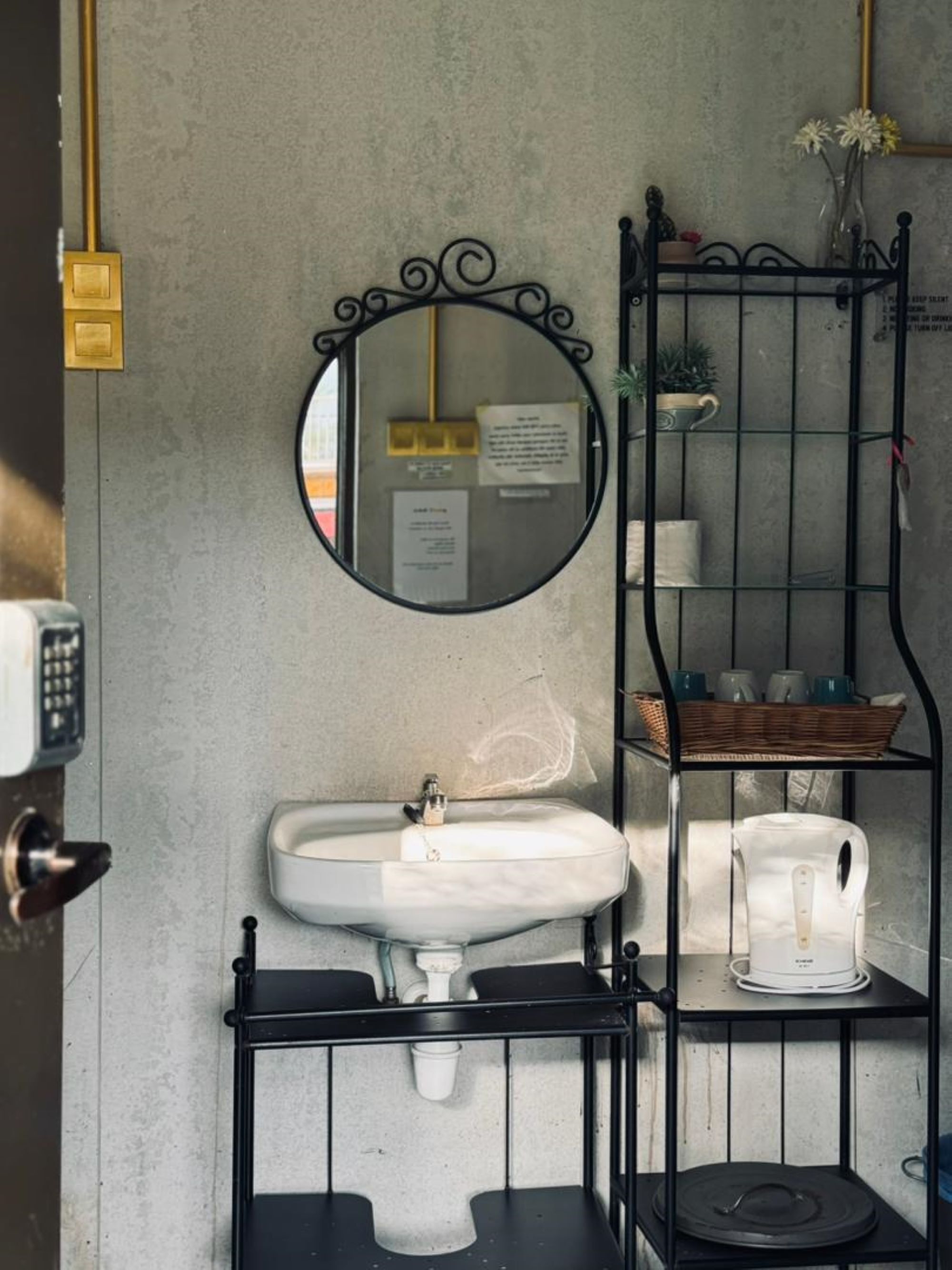 Habitación familiar, baño privado | Baño | Regadera, toallas, papel de baño 