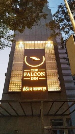 Exterior detail - The Falcon Inn (Mumbai)