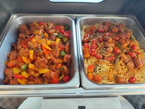 每日付費供應吃到飽自助式早餐