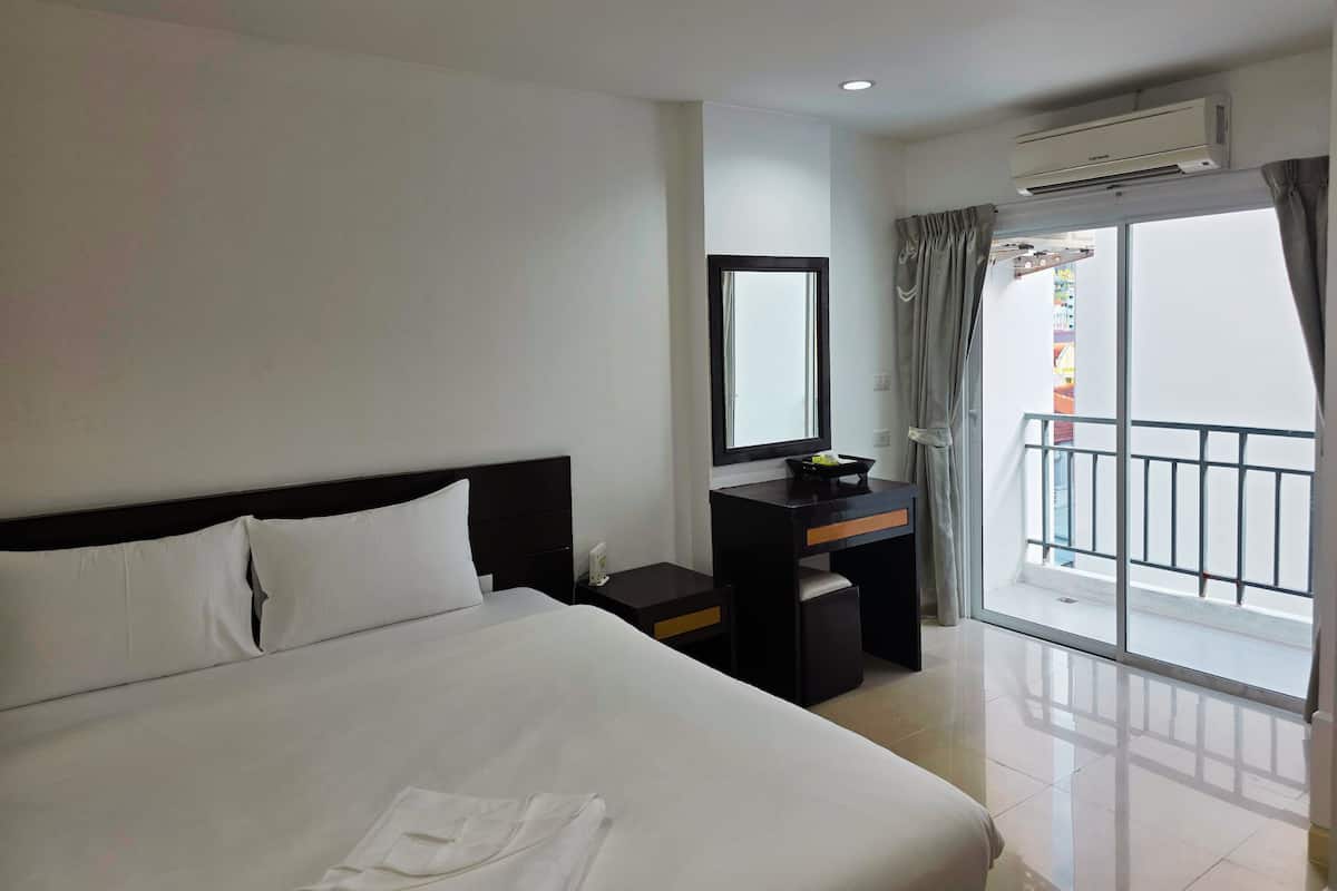 Standard Double Room, Balcony | In-room safe, free WiFi, bed sheets