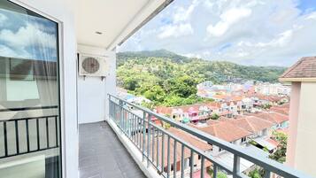 Family Room, Balcony, Mountain View | Mountain view