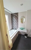 Standard Double Room, Balcony | Bathroom