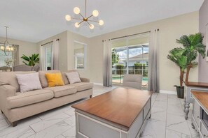 Interior - 1573fd · Beautiful 6Br Villa/ Near Clubhouse (Davenport)