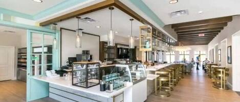 Talo (Multiple Bedrooms) | Sisätilat