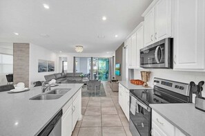 ハウス (Multiple Bedrooms) | 内装