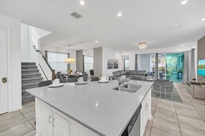 ハウス (Multiple Bedrooms) | 内装