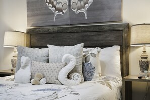 Interior - 4 Queen Beds High Speed Wifi Private Parking (Fort Worth)