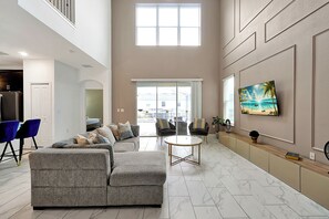 House (5 Bedrooms) | Interior - 1085 Leader ST, Davenport,5 BED (Davenport)