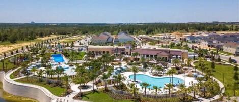 Talo (Multiple Bedrooms) | Sisätilat