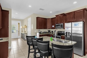 Interior - 7601-7-bl-designer Decorated With Whimsical Themed Rooms (Kissimmee)