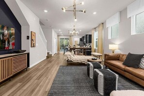 House (5 Bedrooms) | Interior - 1931 Summer Dr · Brand New Model Home 5BR Villa/next to Clubhous (Davenport)