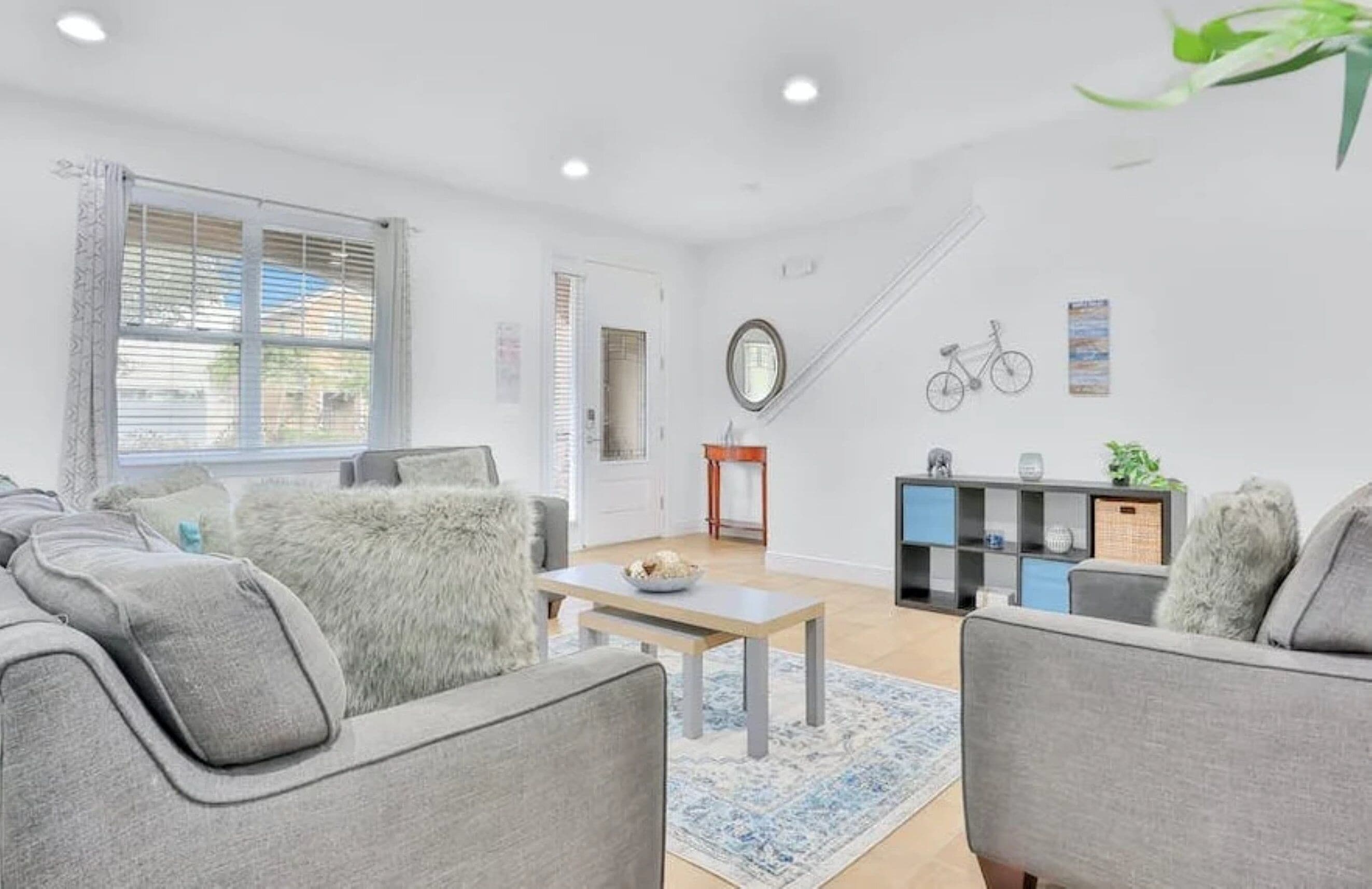 House (6 Bedrooms) | Interior