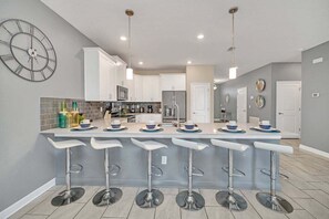 House (Multiple Bedrooms) | Interior - 1671mv Big Ticket Luxury 9beds Villa (Davenport)