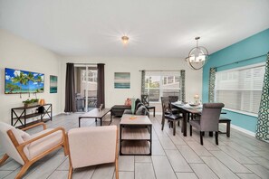 Interior - 780pb Luxury 5Bd Home (Davenport)