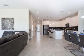 Interior - 8972ccd · Amazing 6Br Villa Near Disney With Lake View (Kissimmee)