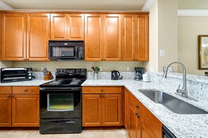 Apartment (2 Bedrooms) | Interior - 901 Charo Parkway, 2 BED (Davenport)