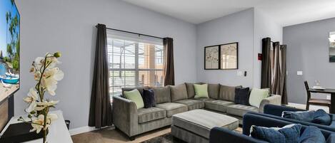 Villa (4 Bedrooms) | Front of property