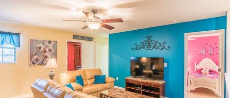 House (Multiple Bedrooms) | Front of property