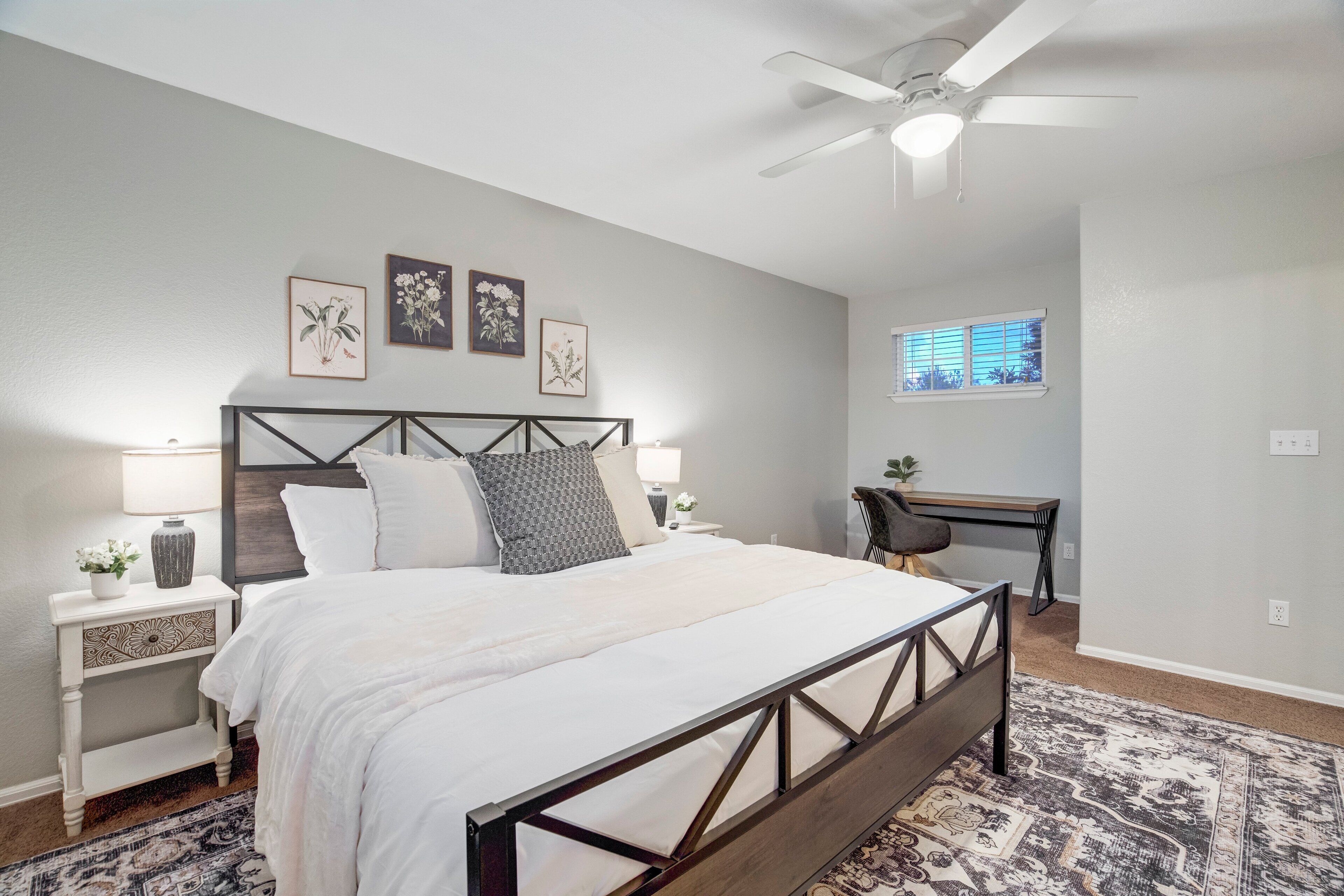 4 bedrooms, bed sheets