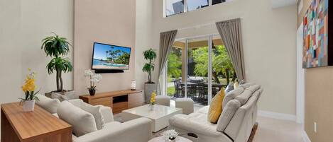 Villa (4 Bedrooms) | Front of property