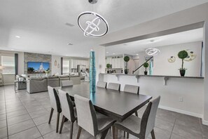 Interior - Solara Resort Magical Escape Private Pool & Spa (Kissimmee)