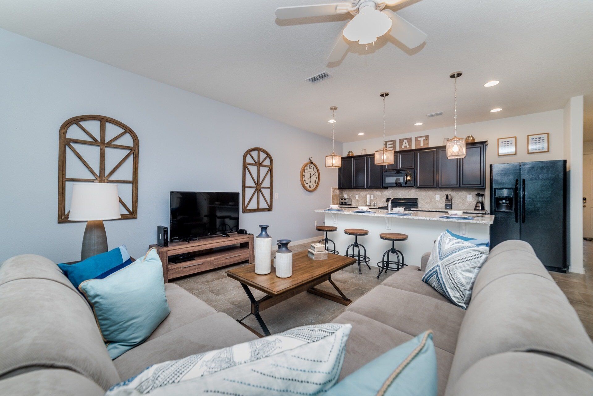 Villa (4 Bedrooms) | Front of property