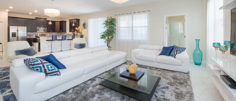 House (6 Bedrooms) | Front of property