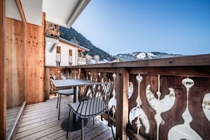 Outdoor dining - CHALET PASCAL B101: New 3 bedrooms for 6 people (MORZINE)