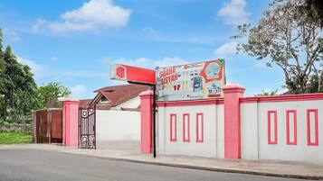 Entrada al alojamiento