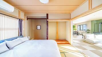 Apartment | Desk, iron/ironing board, free WiFi