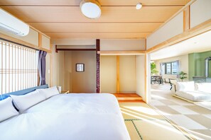 Desk, iron/ironing board, free WiFi - THE CRANE SANCTUARY KAMIFURANO (Kamifurano)