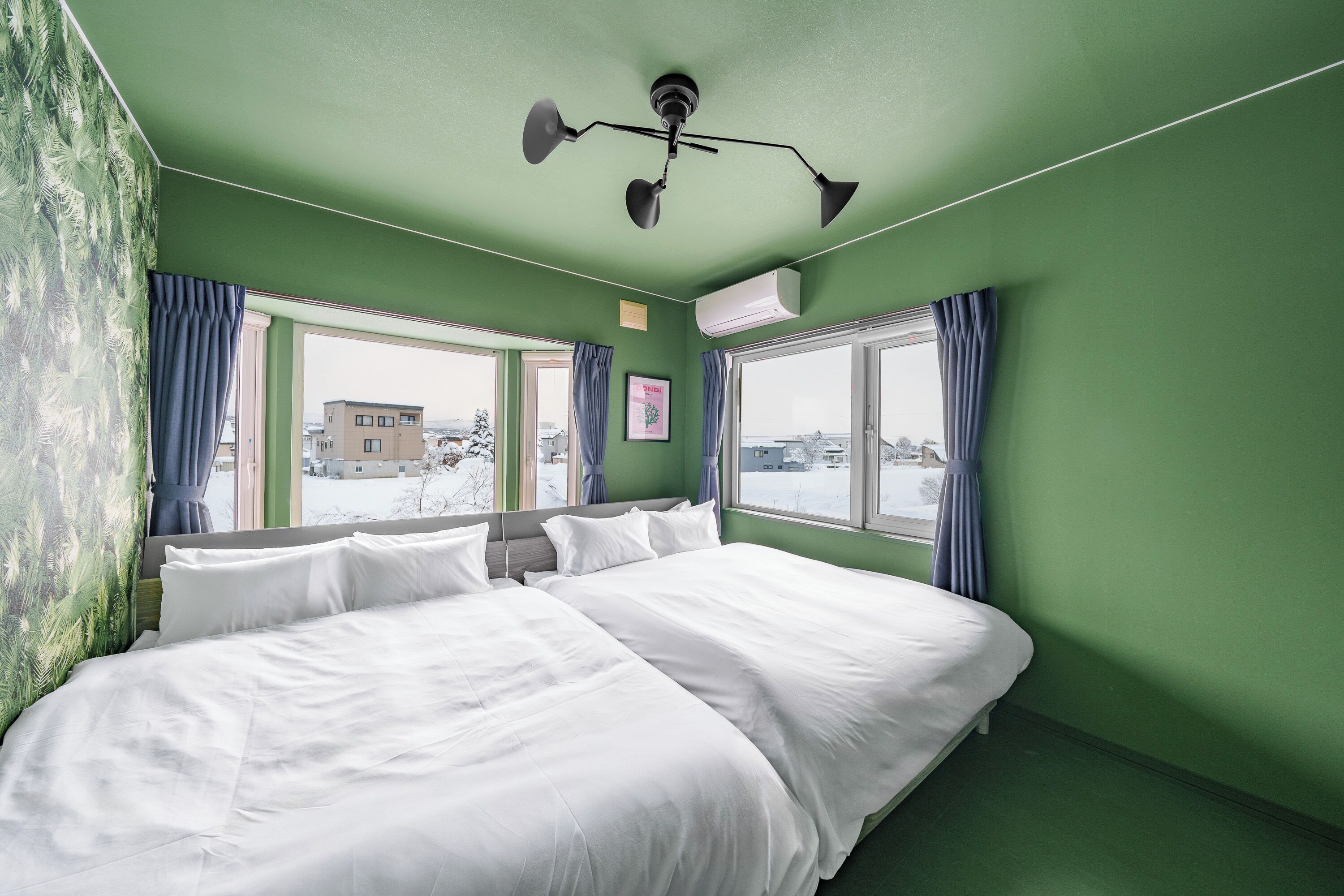 Desk, iron/ironing board, free WiFi