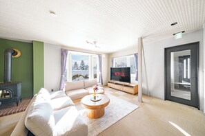 Living area - THE CRANE SANCTUARY KAMIFURANO (Kamifurano)