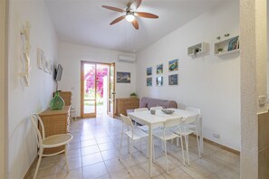 Dining - Casa Elli RivedelSalento - Casa Elli (Torre Saracena)