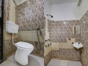 Ducha, toallas, jabón, papel higiénico