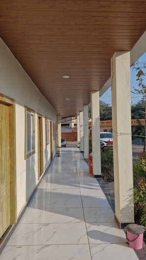 Property grounds - Shriram Mantra Sadhana Peeth Aashram (Ujjain)