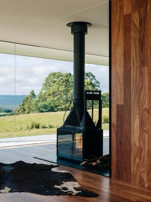 Interior - Triptych - The Glass House (Tasman)