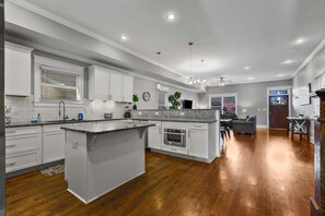 Private kitchen - 1A Side by Side Houses. Enough bedrooms for any group size. (Nashville)