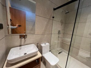 Deluxe Double Room | Bathroom - HOTEL SHREE JEE  (Chitrakoot)