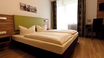 1 bedroom, internet, bed sheets