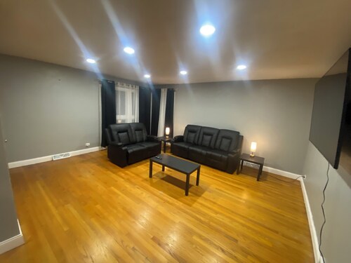 Ultimate Game House with Pool, Piano & 4 arcades!