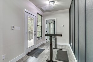 Interior - Treehouse Escape in Tahitian Village (Bastrop)