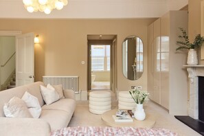 House | Living area - Kensington Five-Bedroom Townhouse (London)