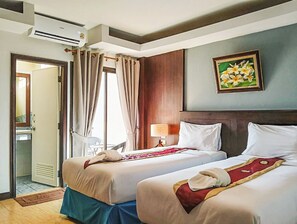 Superior Twin Room | Free WiFi, bed sheets - The Pier Lanta Eco Friendly Hotel (Saladan)