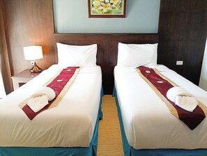 Superior Twin Room | Free WiFi, bed sheets - The Pier Lanta Eco Friendly Hotel (Saladan)